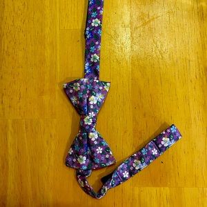 Tommy Hilfiger Floral Purple Clip-On Bow Tie